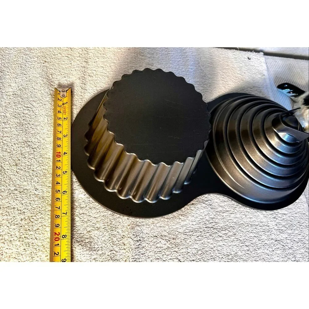Wilton Giant Cupcake Pan NWOT
